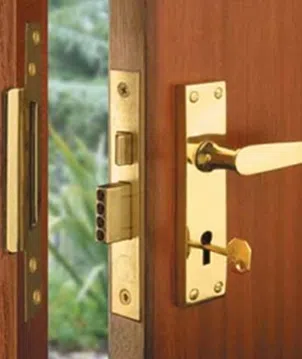 community Locksmith Store Bridgewater, MA 508-217-6415 - emergency-locksmith-opening