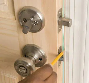 community Locksmith Store Bridgewater, MA 508-217-6415 - unlock-door